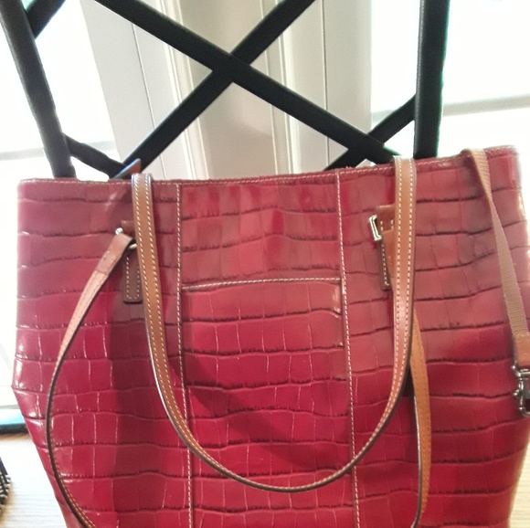 Knock out gorgeous red Dooney and Bourke bag! - Picture 3 of 6
